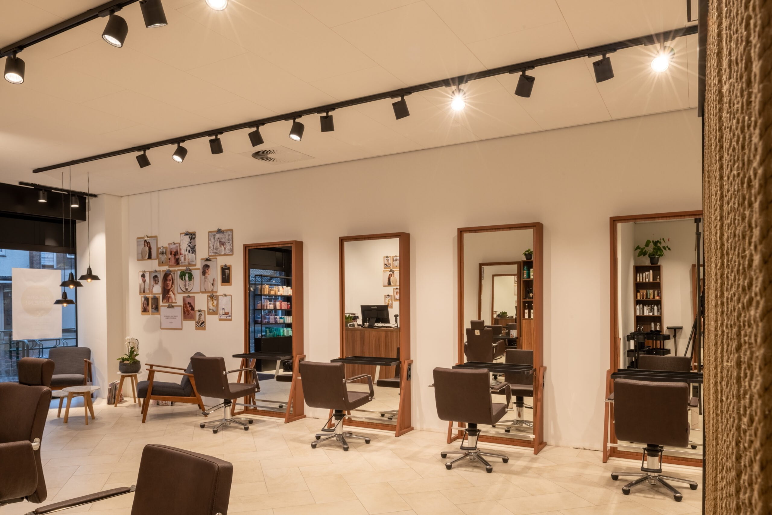 Cosmo Hairstyling Huizen Lixero Stoelen