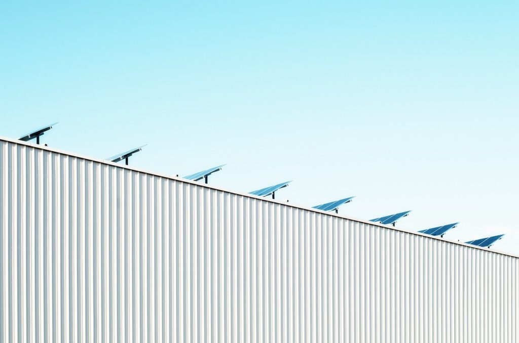 Zonnepanelen hal